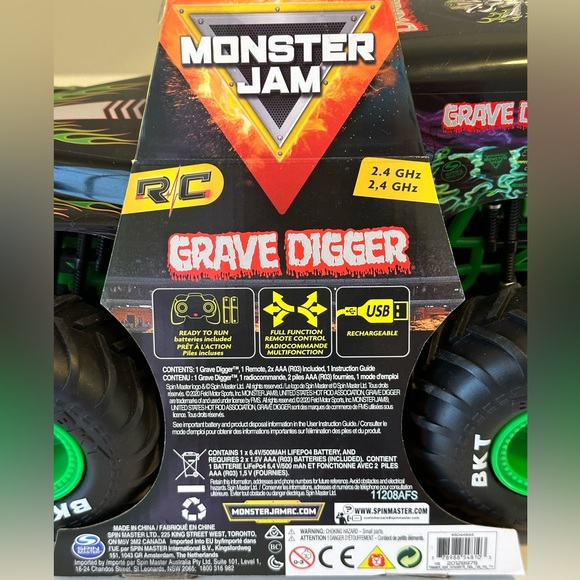 NEW Grave Digger RC Truck 1:15th Scale - Picture 3 of 7